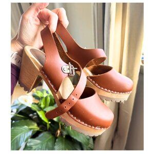 Sofia Brown Clog  (Size 38 | Size 7/8 in America)